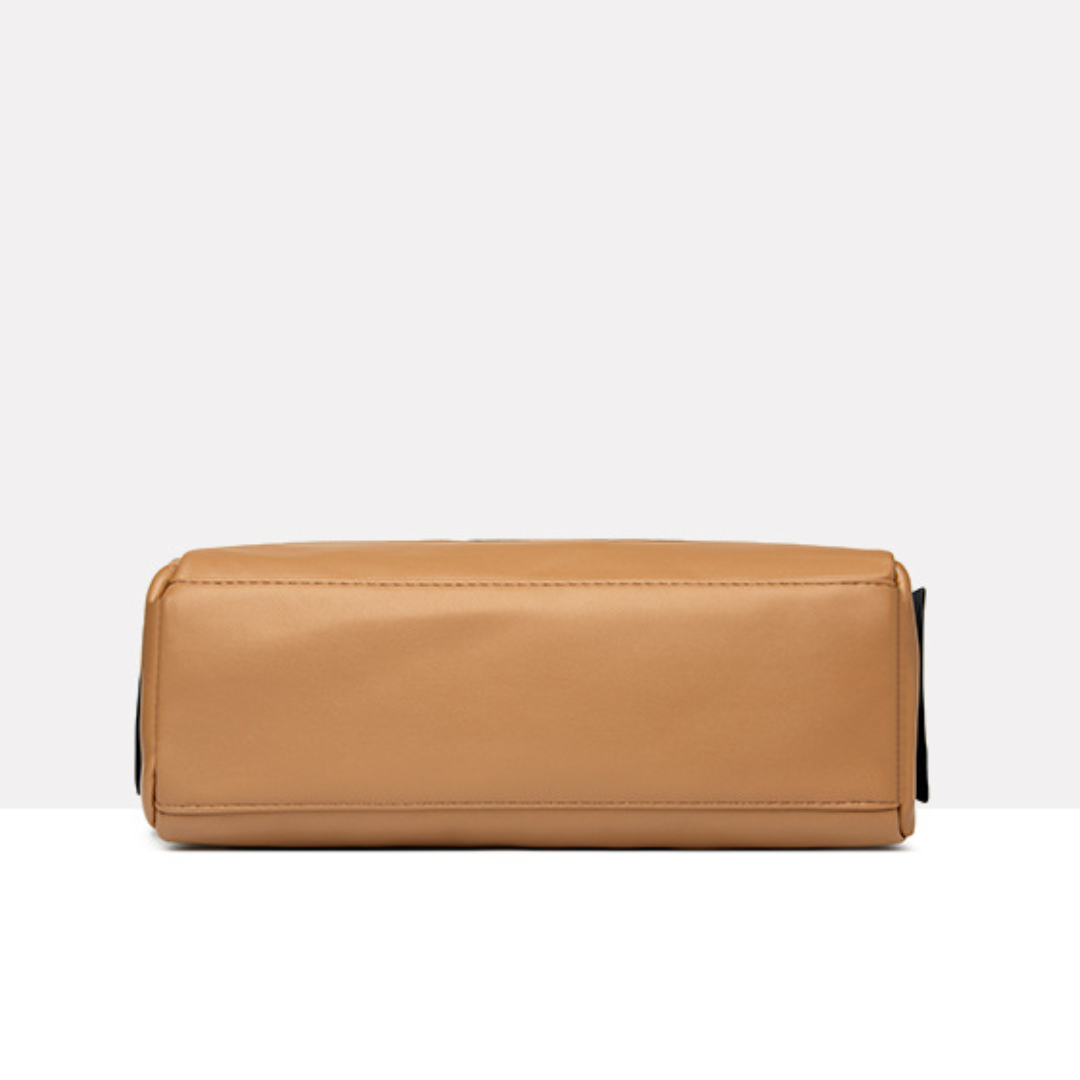 Fashionable Tote for Commuting Women