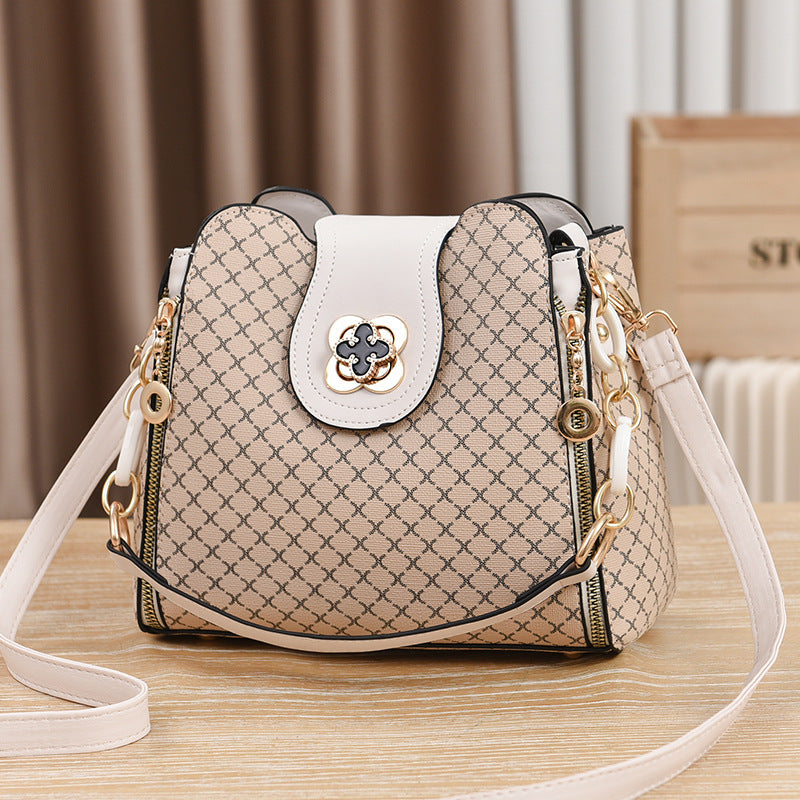 Live Pick Simple Fashion Shoulder Messenger