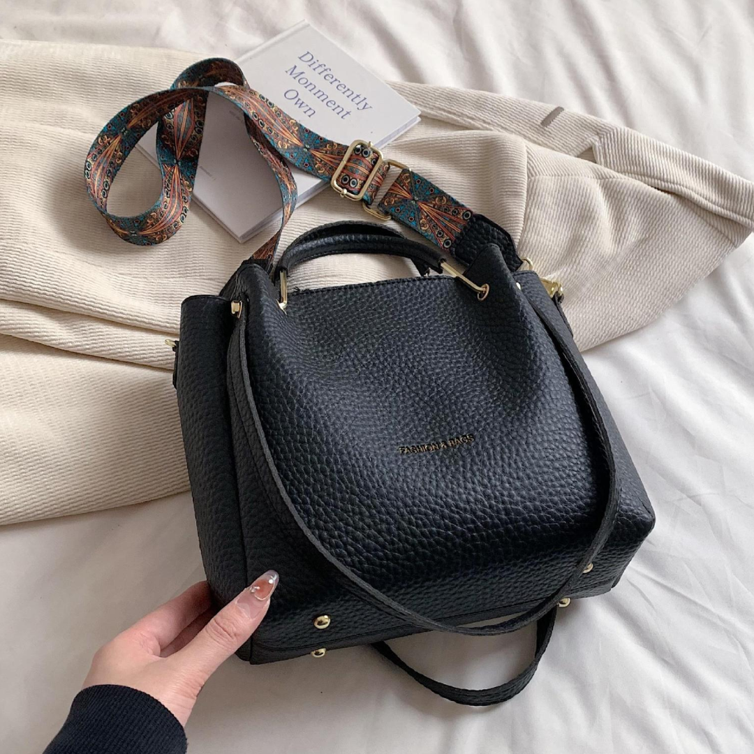 Textured Retro Large Capacity Shoulder Handbag