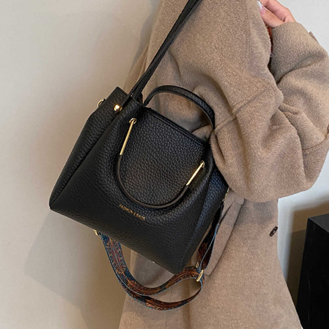 Textured Retro Large Capacity Shoulder Handbag