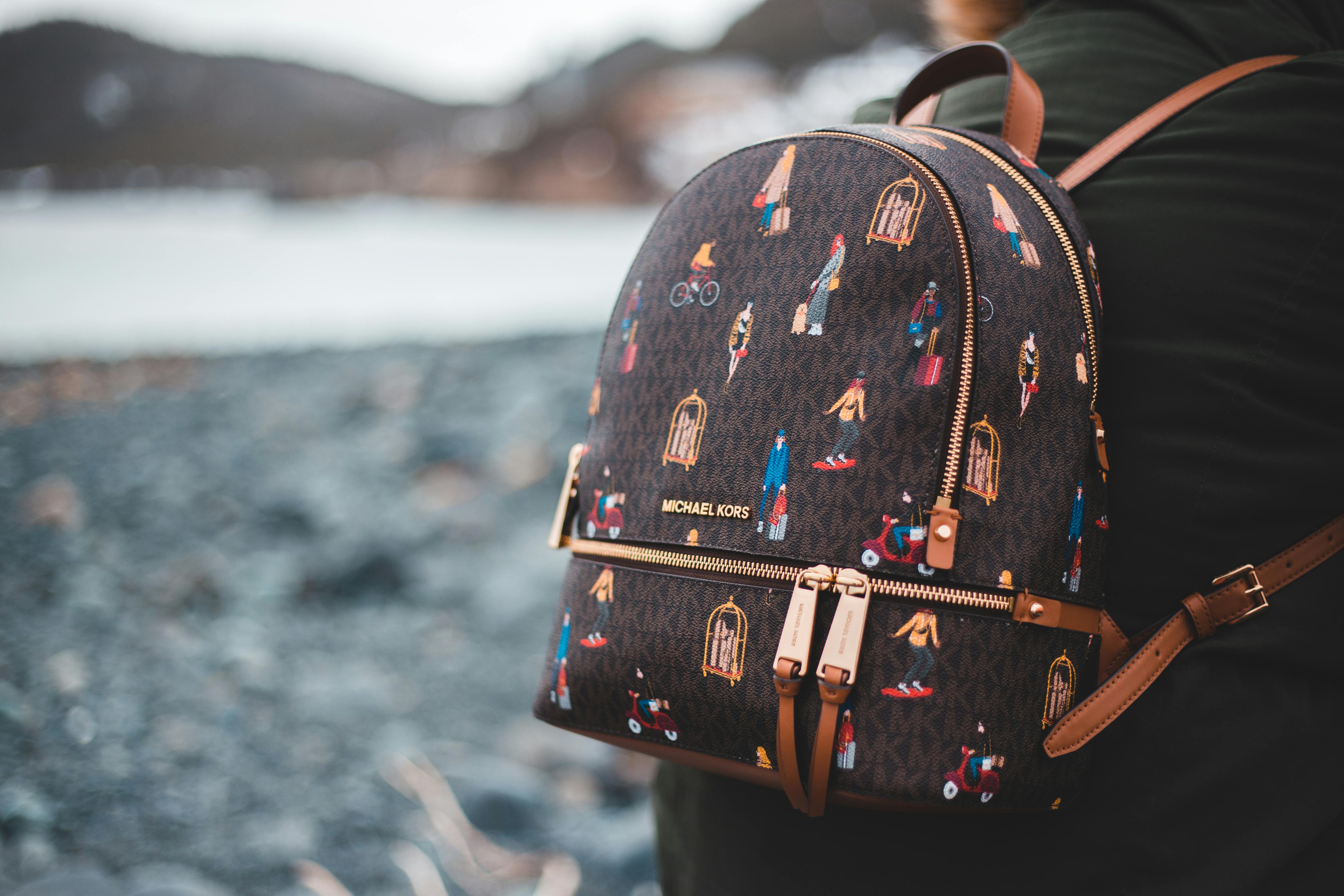shoulder bags