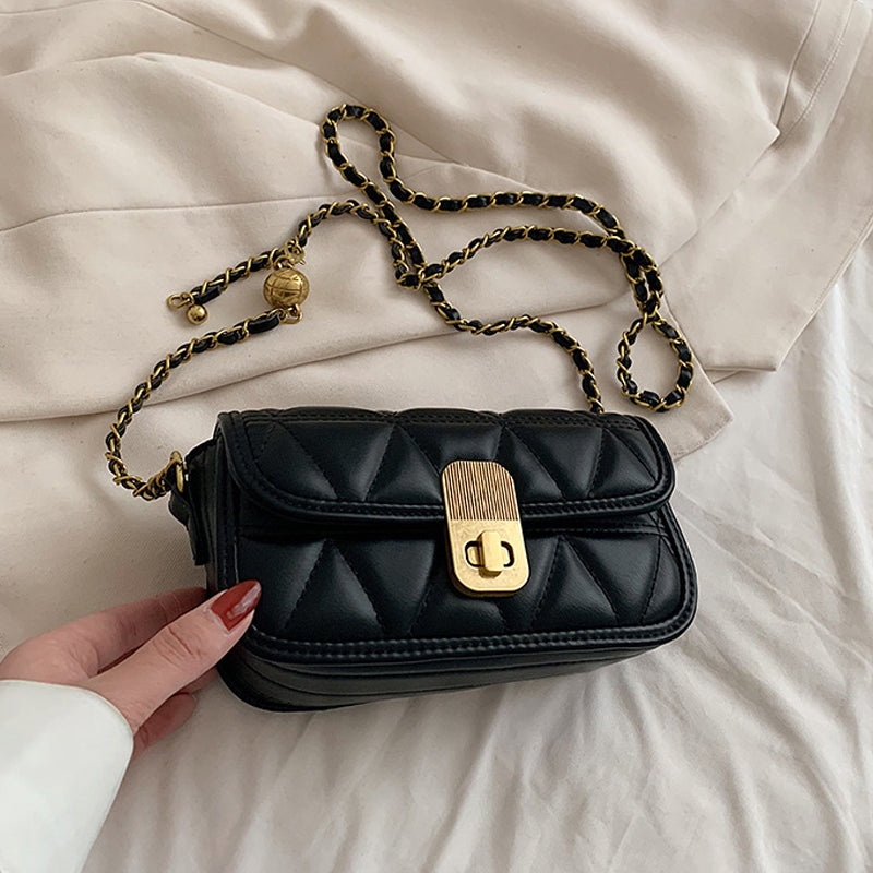 Diamond Chain   Small Underarm Crossbody Bag