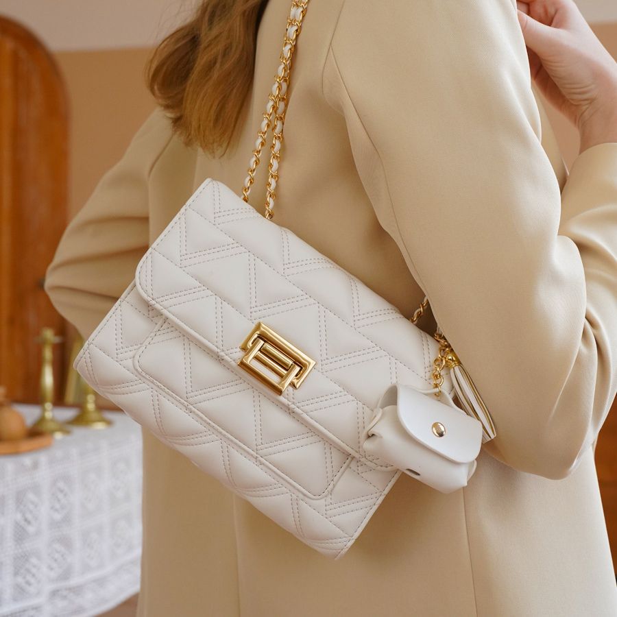 French-Inspired  Diamond Chain Summer Shoulder Bag