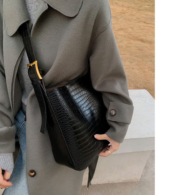 Style Crocodile Pattern  Bucket Crossbody Bag