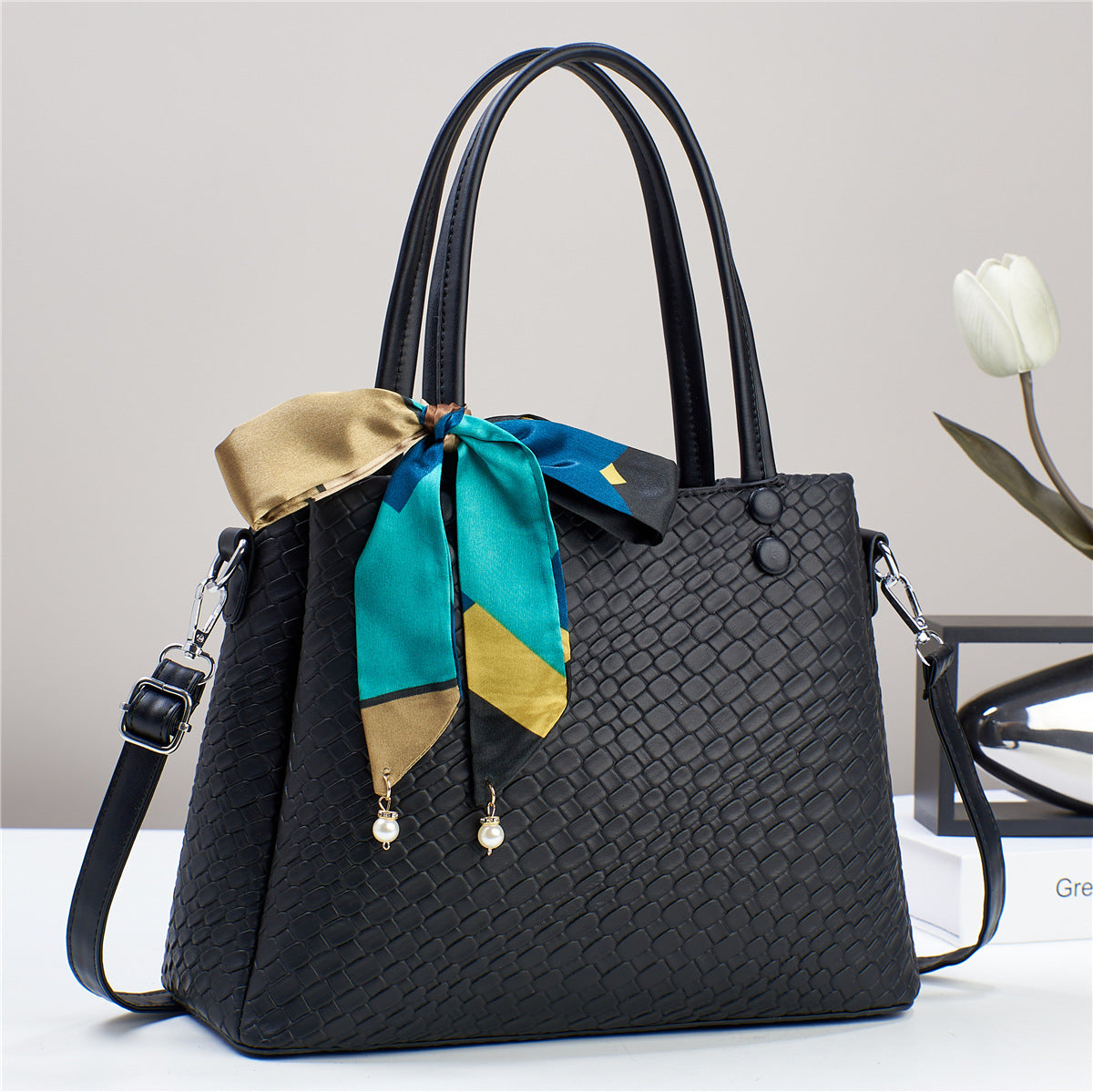Trendy  Versatile Ladies Shoulder Handbag