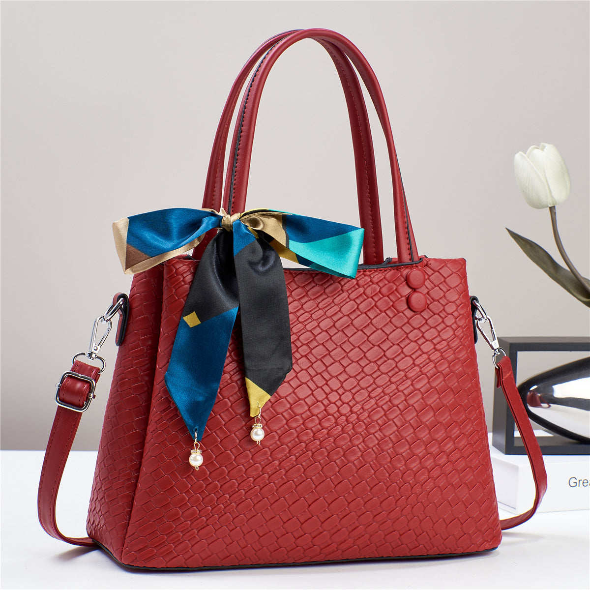 Trendy  Versatile Ladies Shoulder Handbag