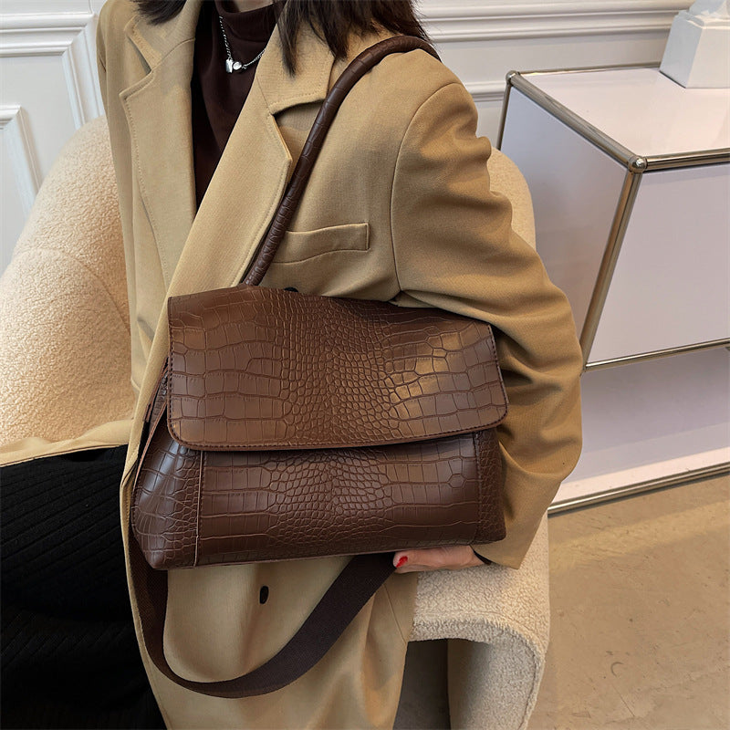 Wide-Band  Commuter Shoulder Tote Bag